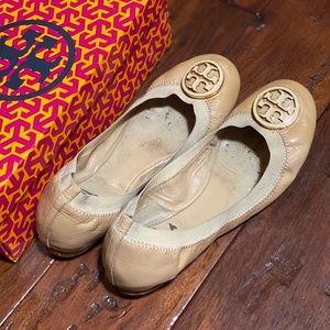 Tory Burch nude/gold Camille flats size 9.5